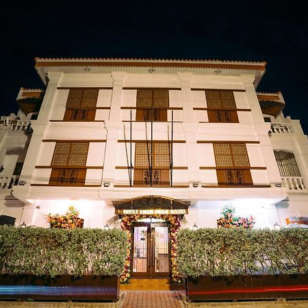West Loch Park Hotel Vigan Exterior foto